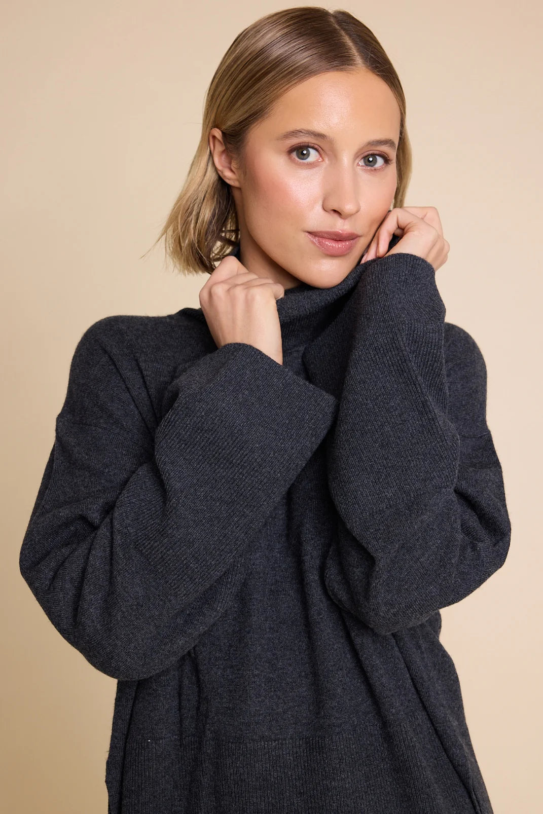 ANDREAS SOLID KNITTED SWEATER ANTRACITE