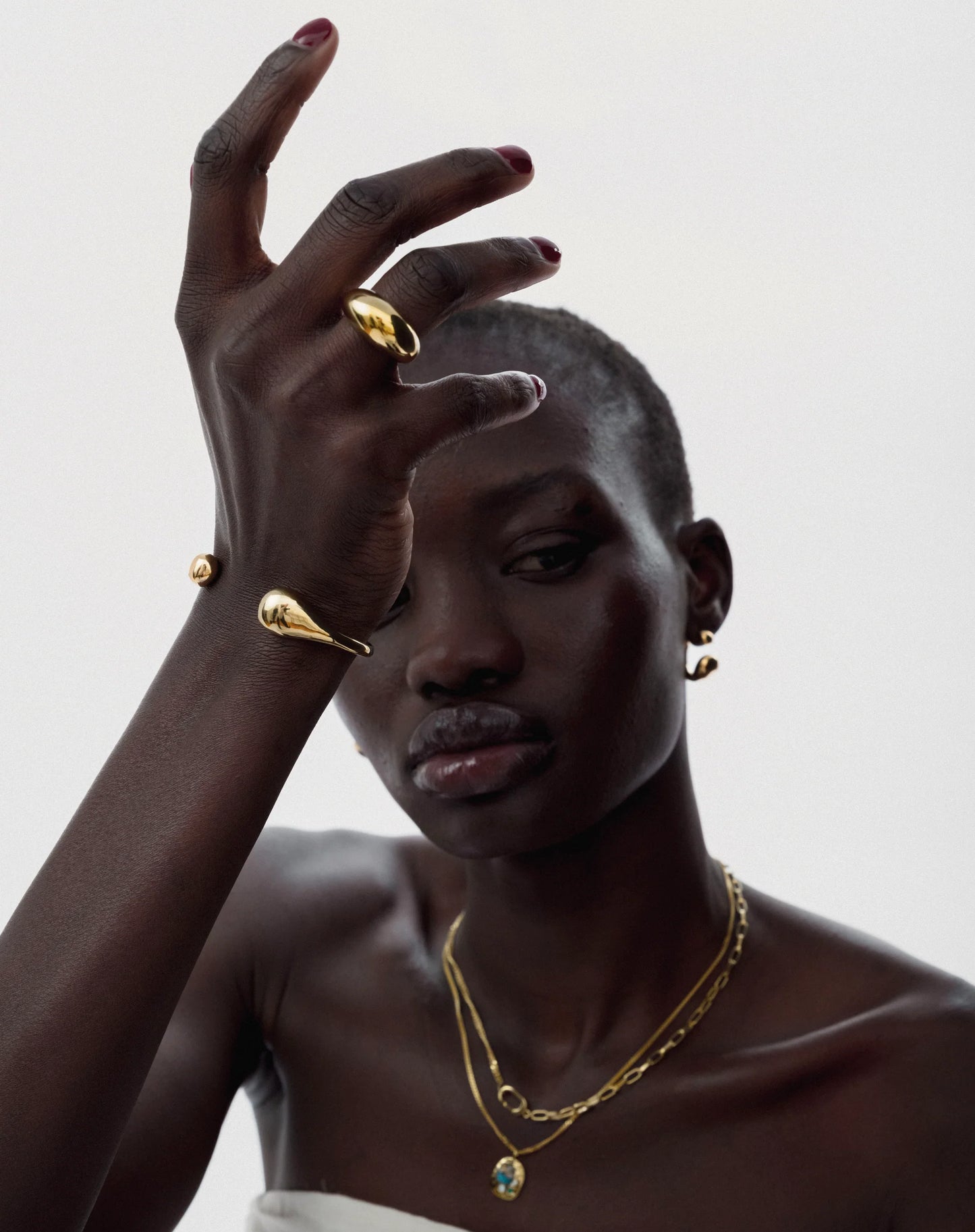 BOLDED DROPS BANGLE GOLD