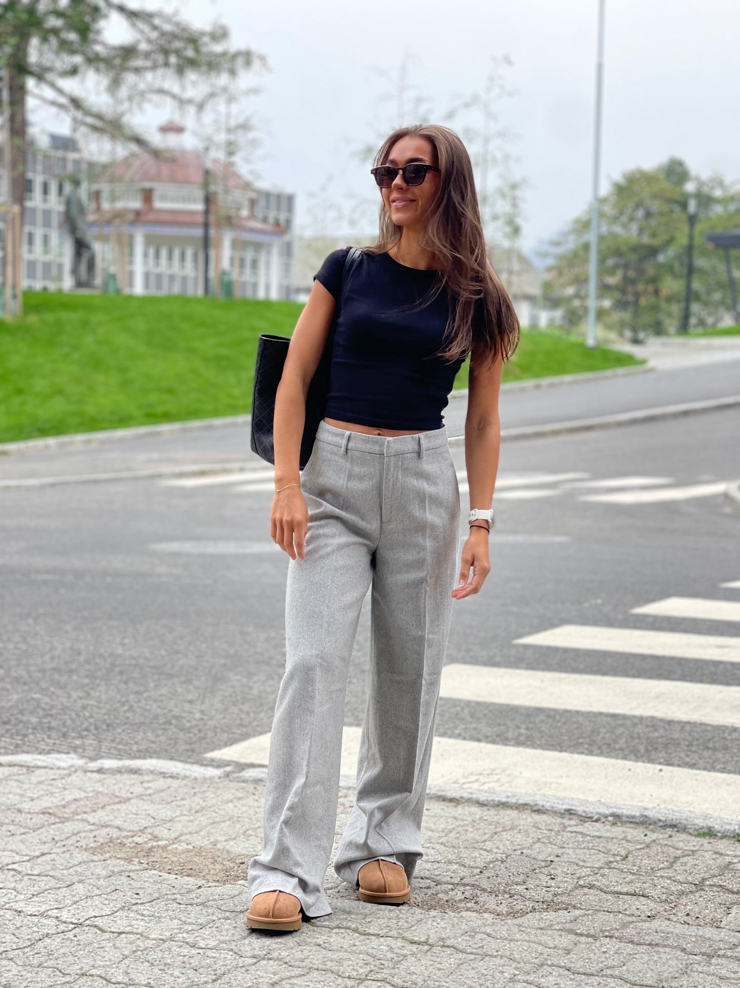 EVELYN TROUSER LIGHT GREY