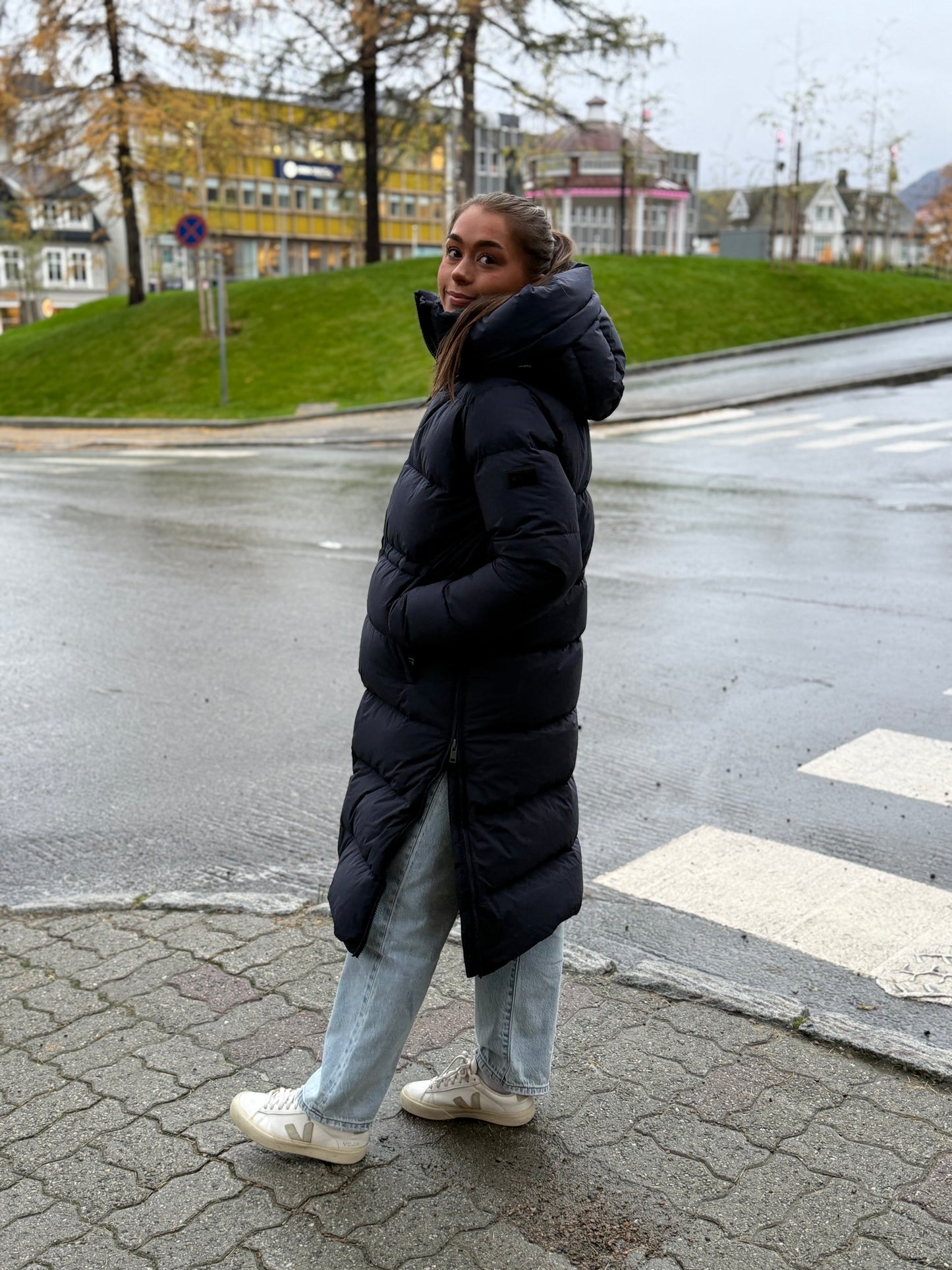 59 LUNA DUNKÅPE SVART