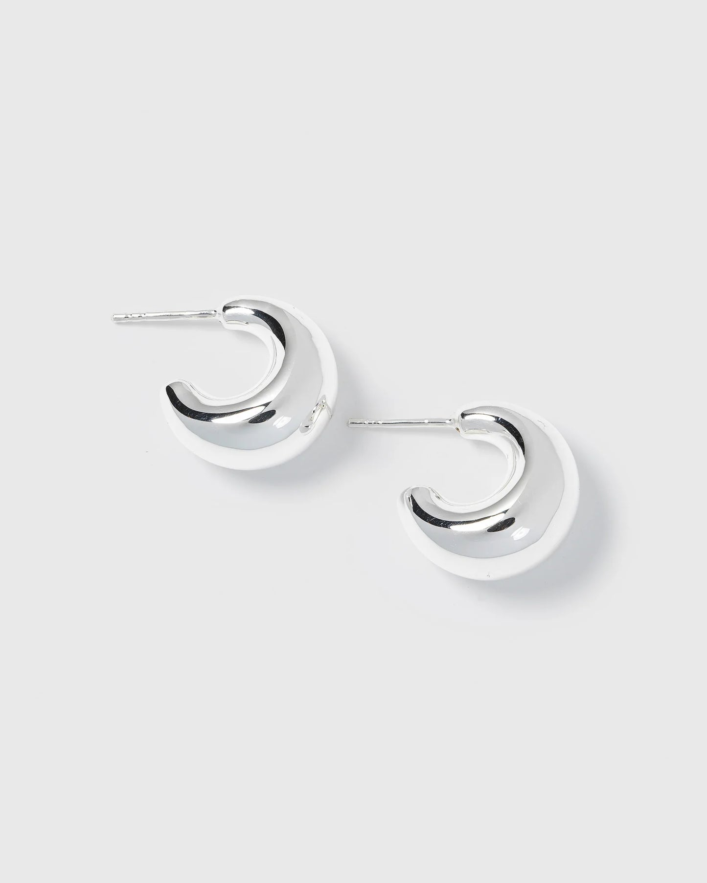 BOLDED LITTLE SIS EARRINGS SILVER
