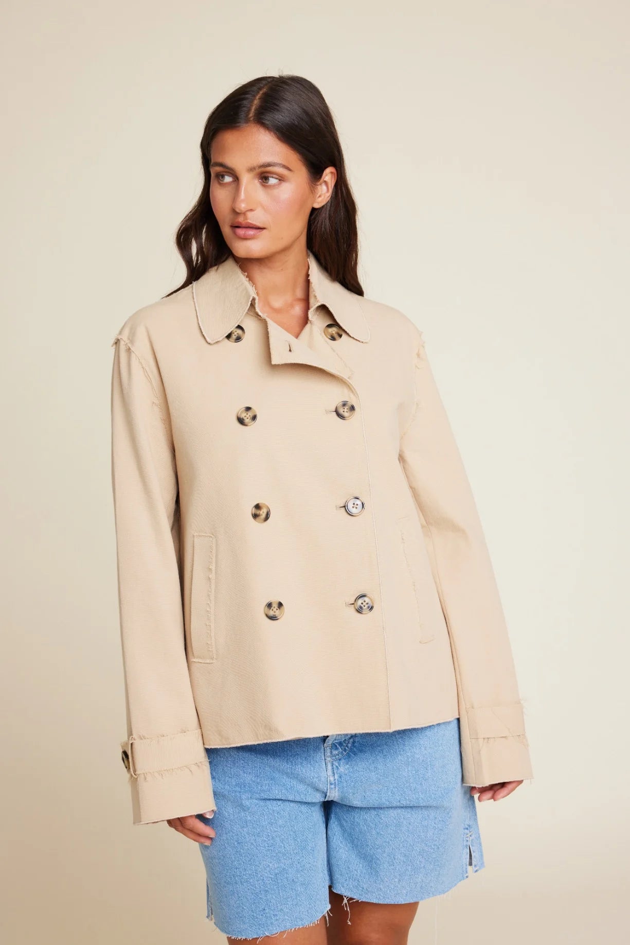 ROBBIE SHORT TRENCH COAT SAND
