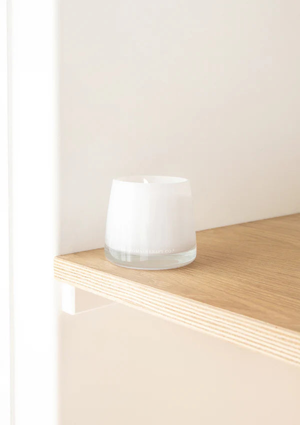 THERAPY CANDLE UNWIND COCONUT & WATERFLOWER 260g