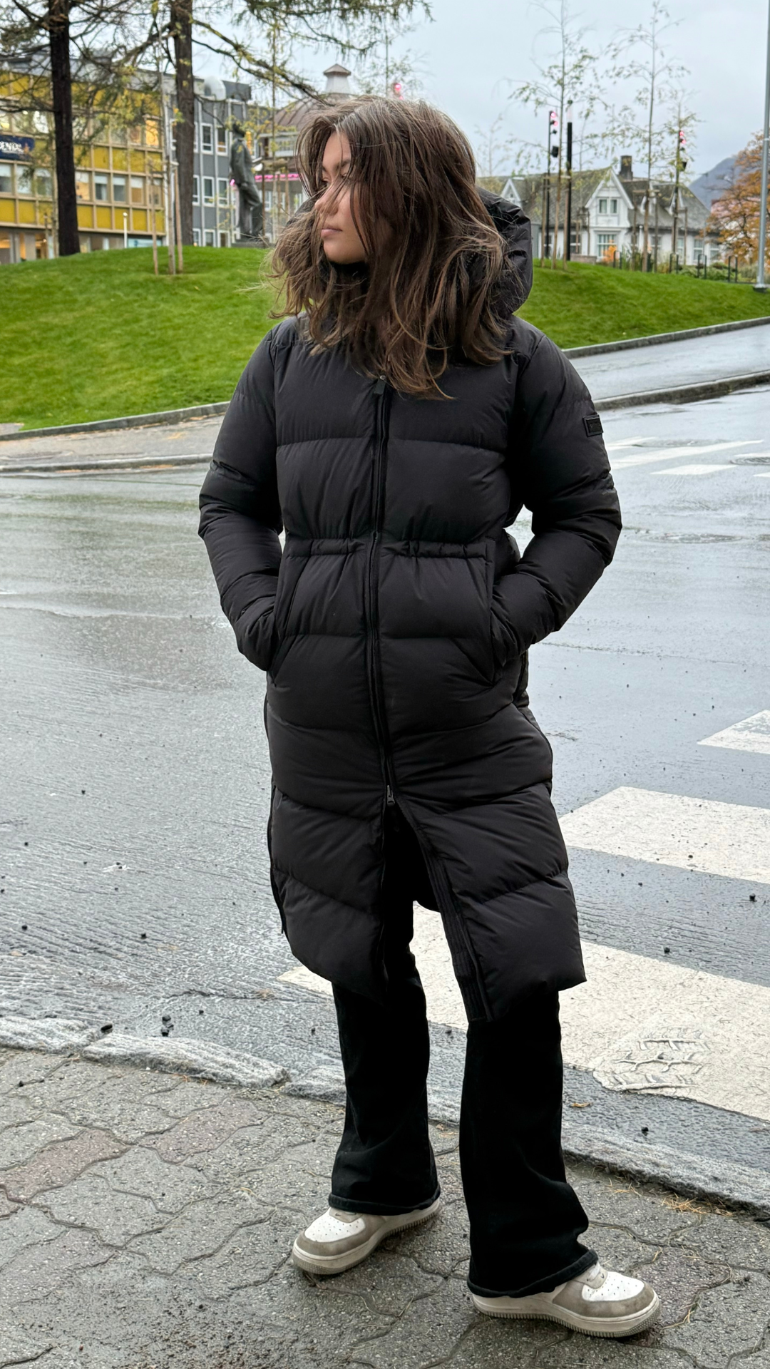 59 LUNA DUNKÅPE SVART