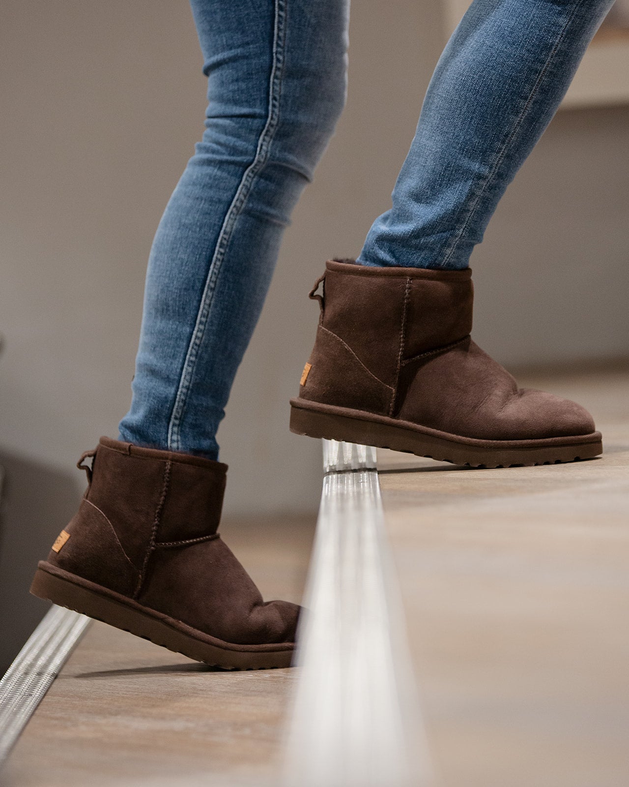 W CLASSIC MINI II BOOTS MØRKEBRUN