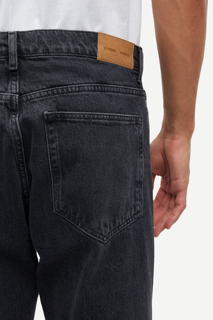 EDDIE JEANS BLACK BIZZARD