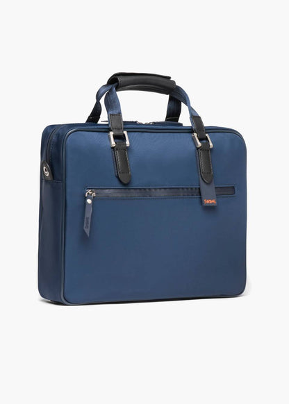 Attaché