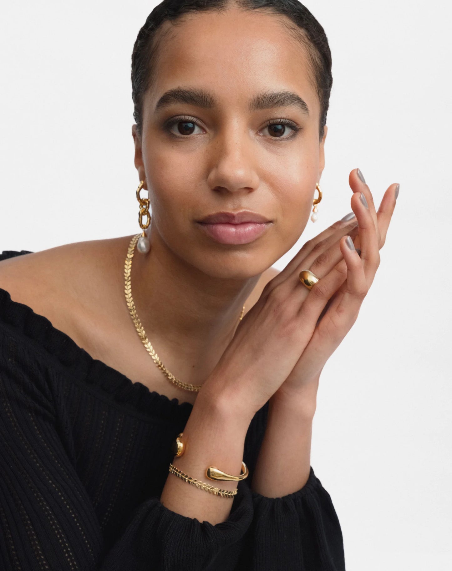 BOLDED DROPS BANGLE GOLD