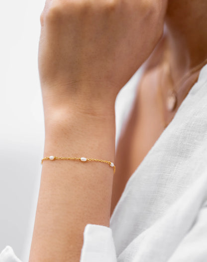 TREASURE MULTI PEARL BRACELET GOLD