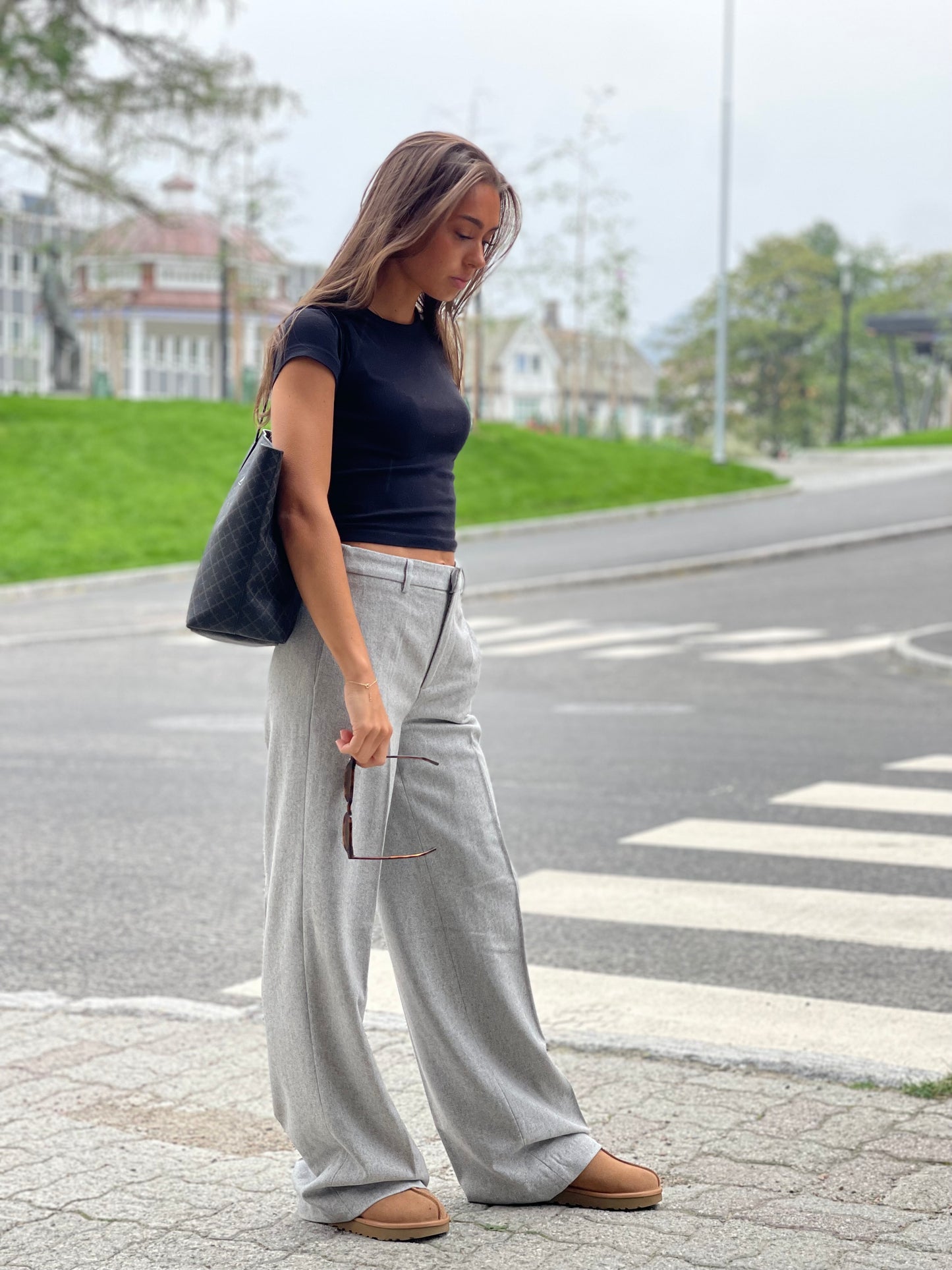 EVELYN TROUSER LIGHT GREY