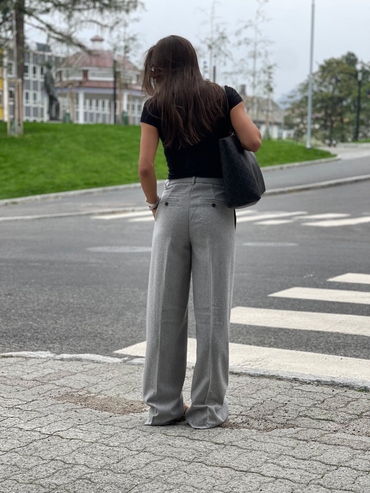 EVELYN TROUSER LIGHT GREY