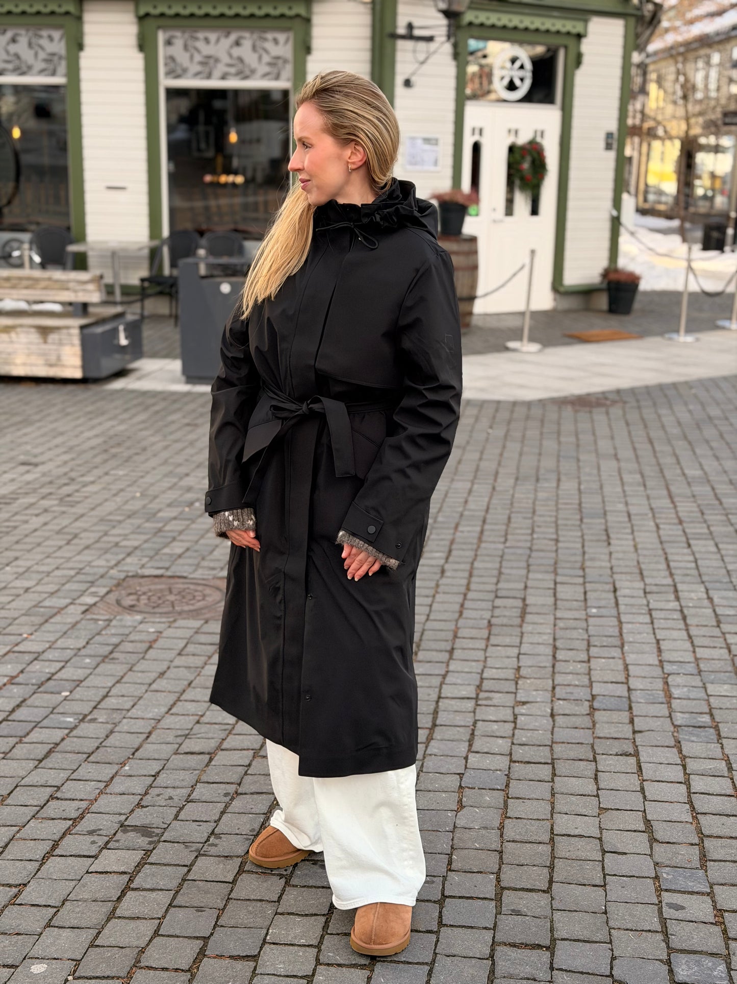 SUVA HARDSHELL TRENCH COAT BLACK