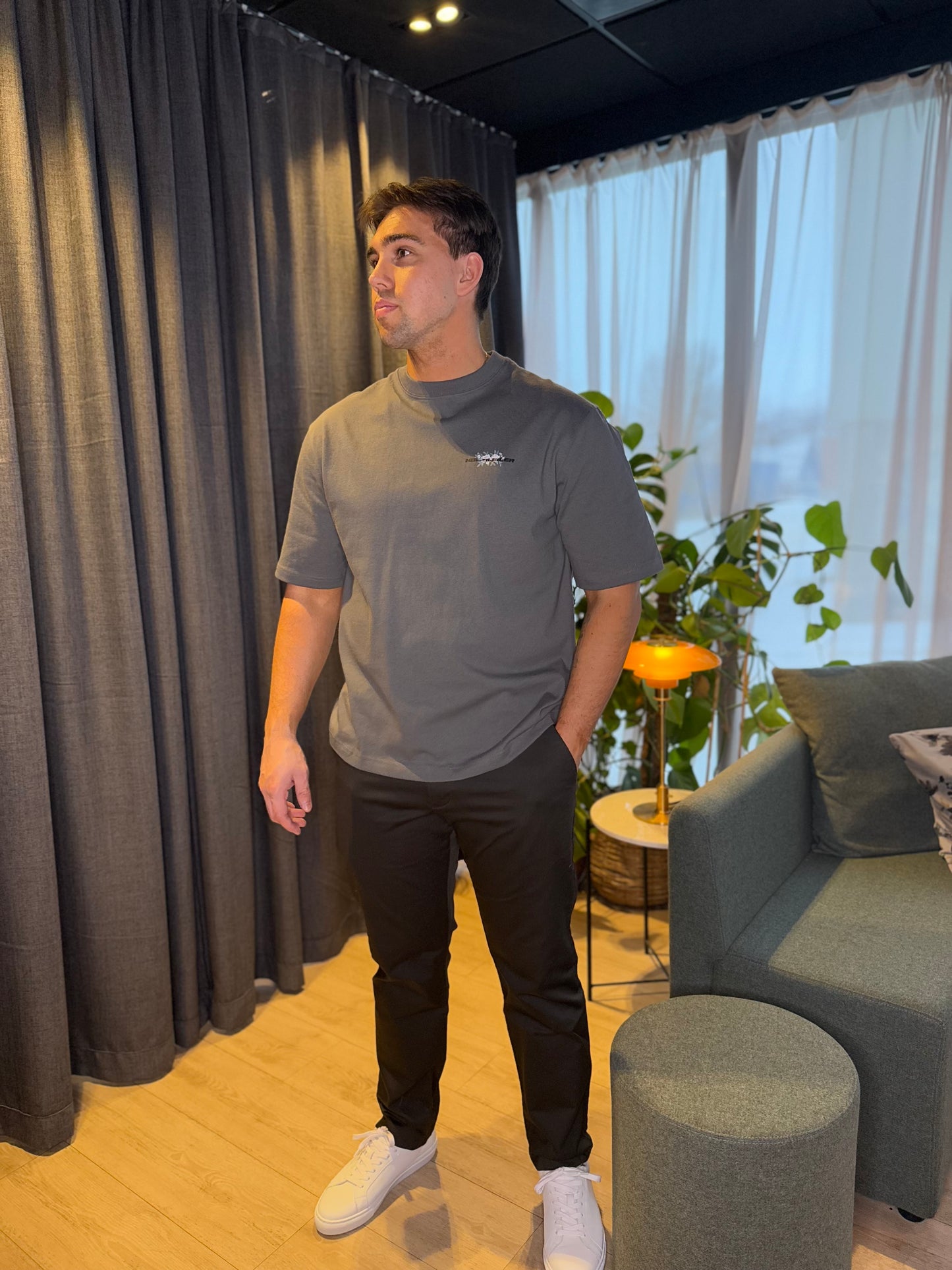 RANGER FLORA TEE GREY