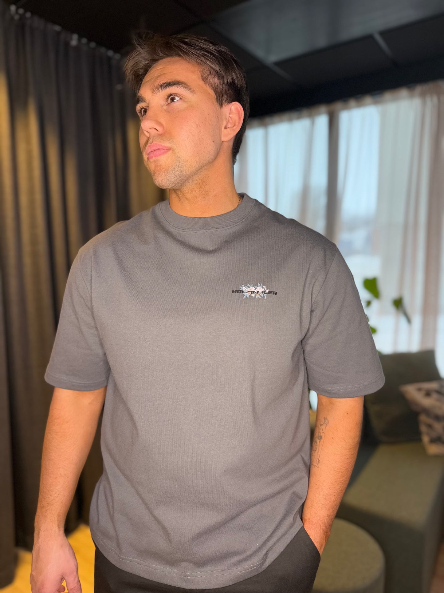 RANGER FLORA TEE GREY