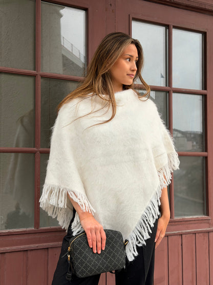 KNITTED PONCHO CREME