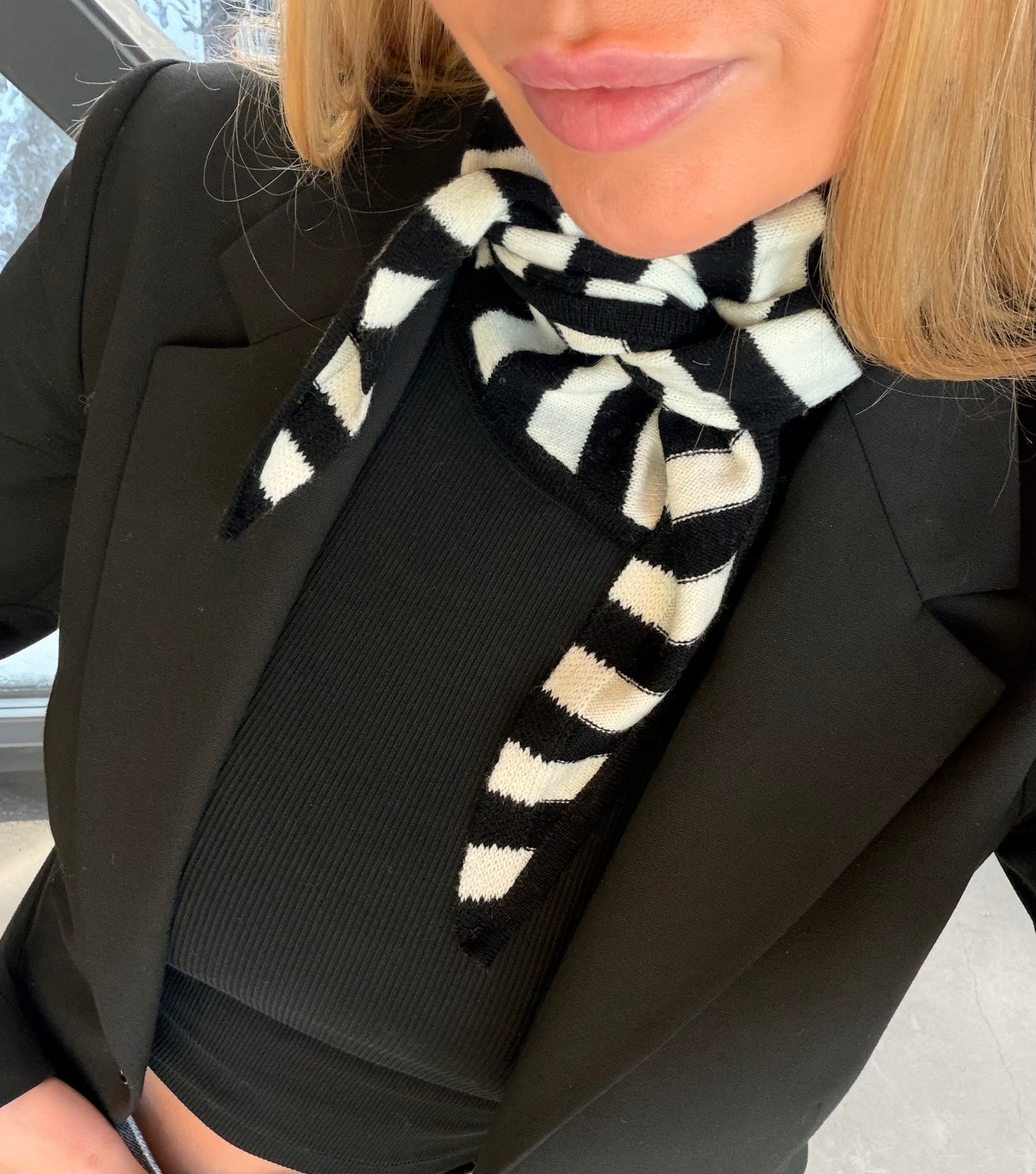 SCARF BLACK/WHITE