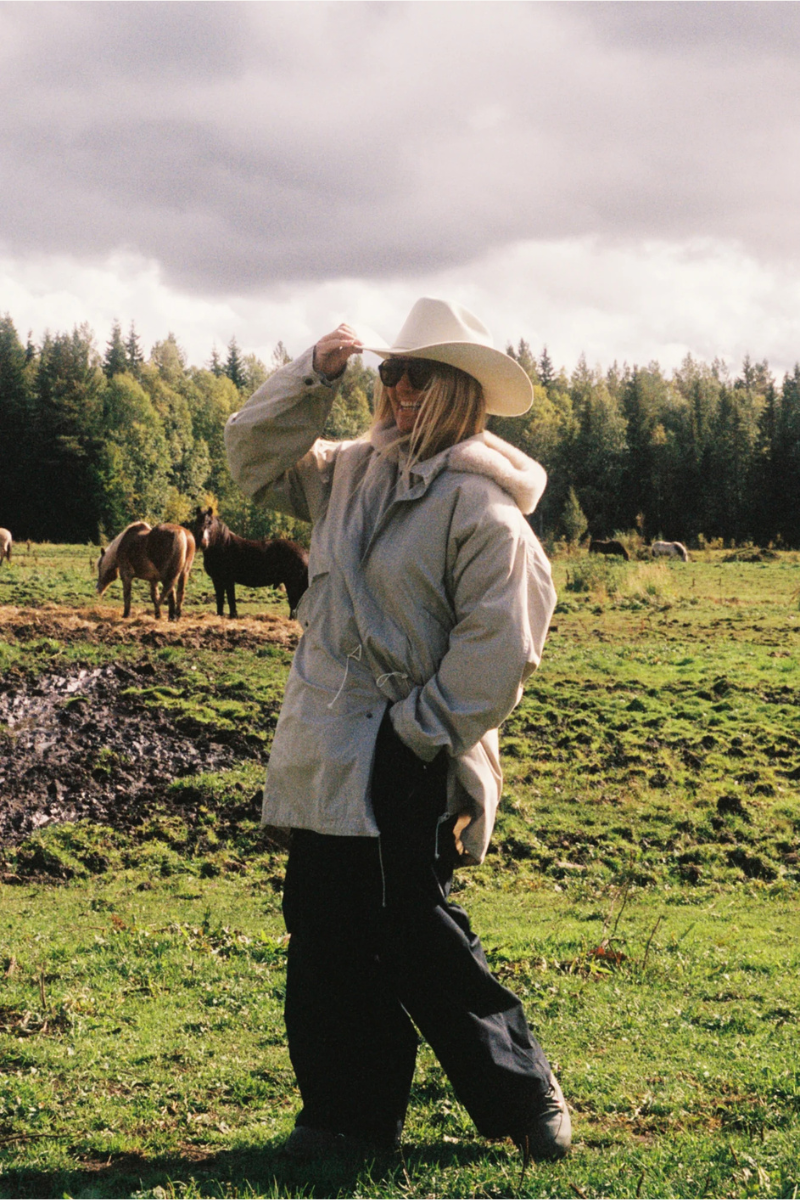 MOUNTAIN JACKET SAND