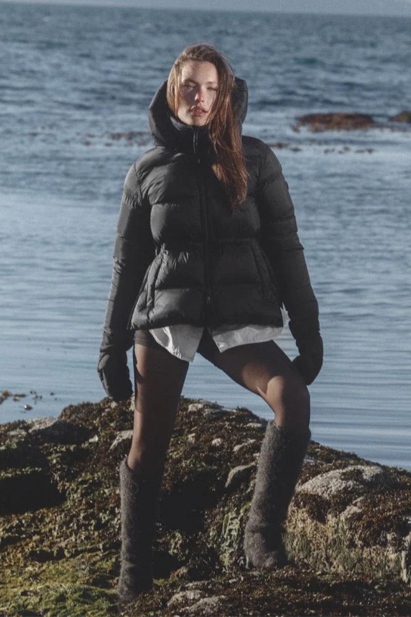 VIOLA BLACK