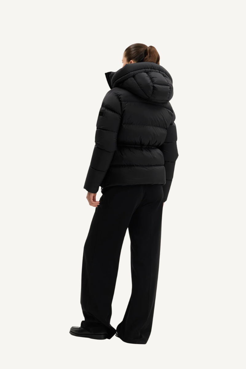 VIOLA BLACK