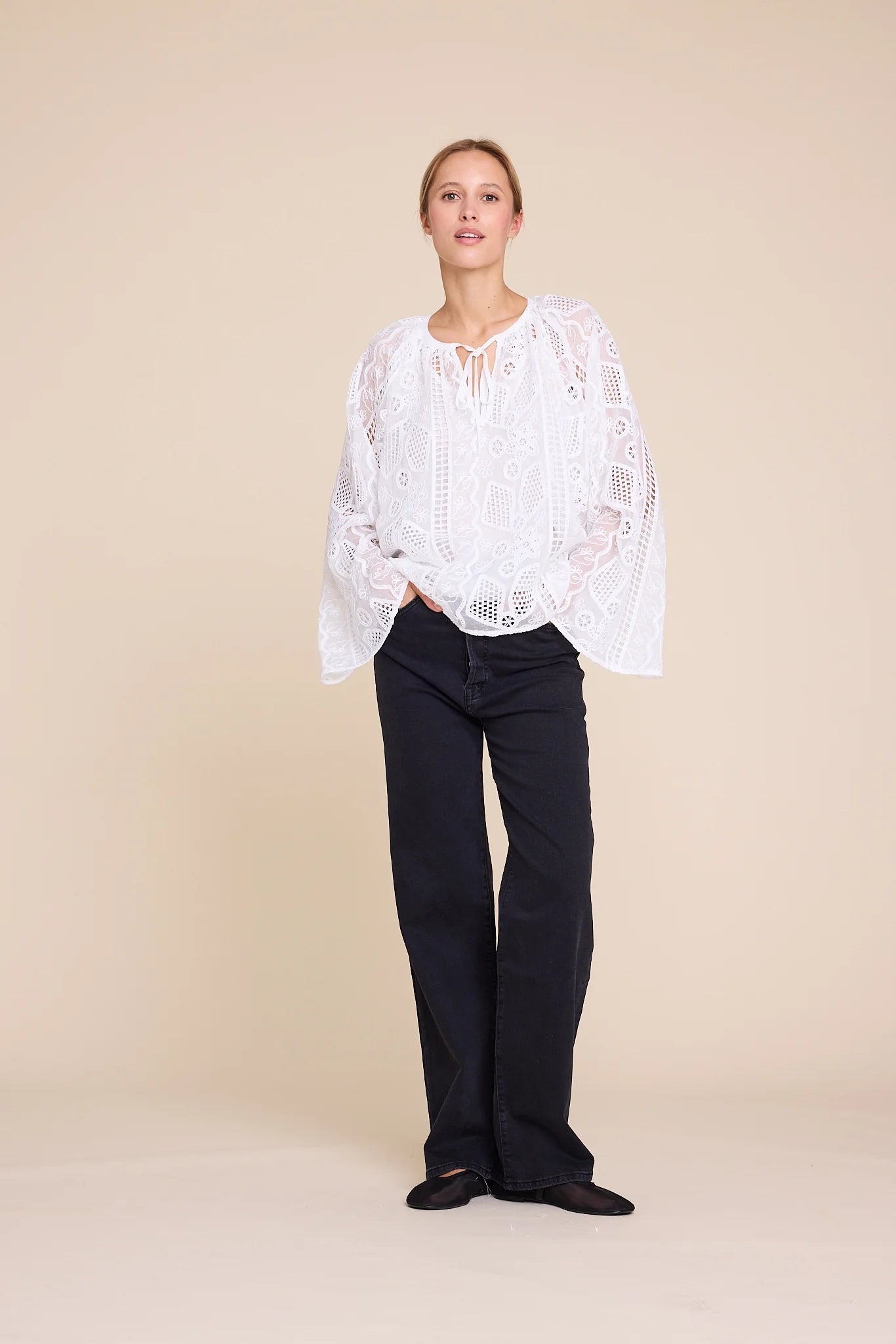 GRACE SHORT BLOUSE WHITE