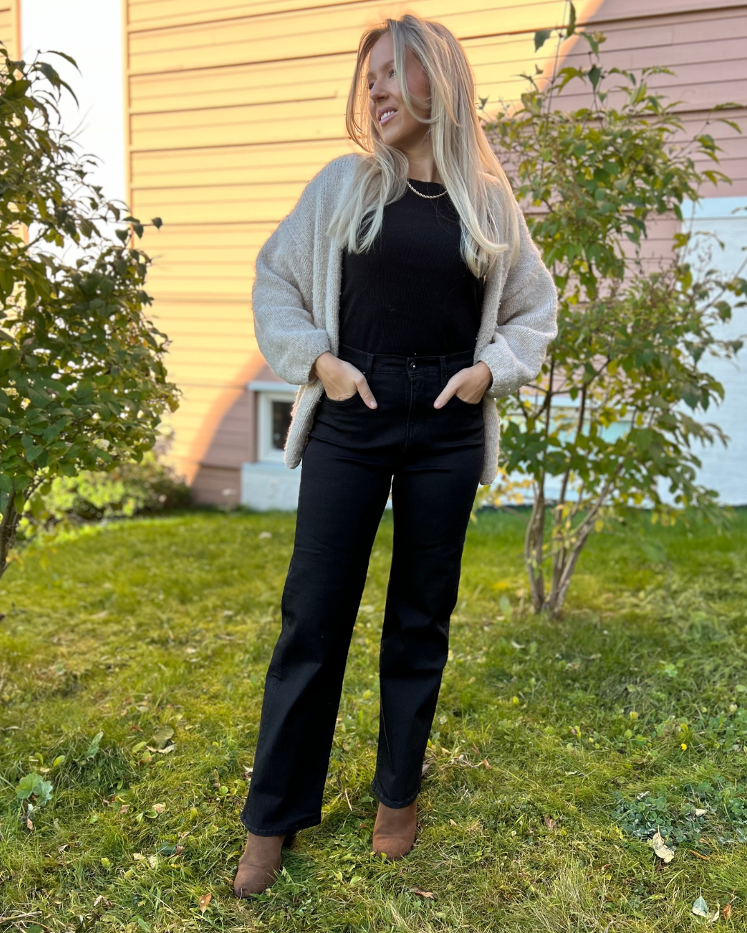 REYNE STRAIGHT JEANS SORT
