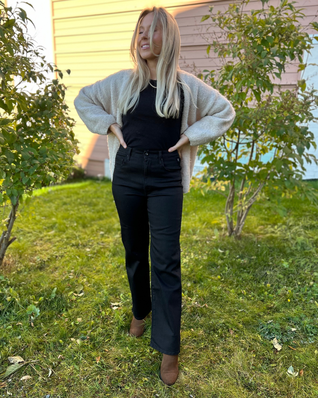 REYNE STRAIGHT JEANS SORT