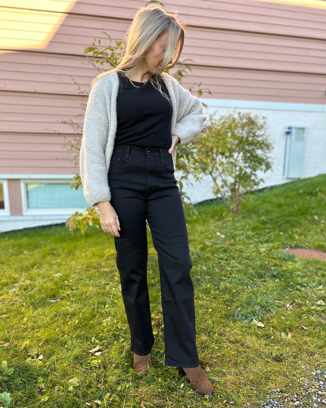 REYNE STRAIGHT JEANS SORT