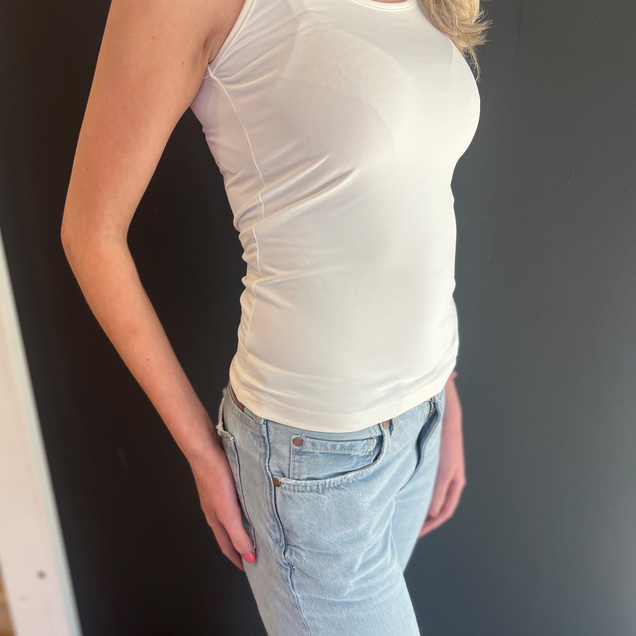 LEA SINGLET HVIT
