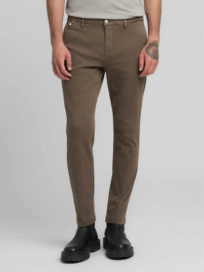 BENNI REGULAR-FIT CHINO JEANS BROWN