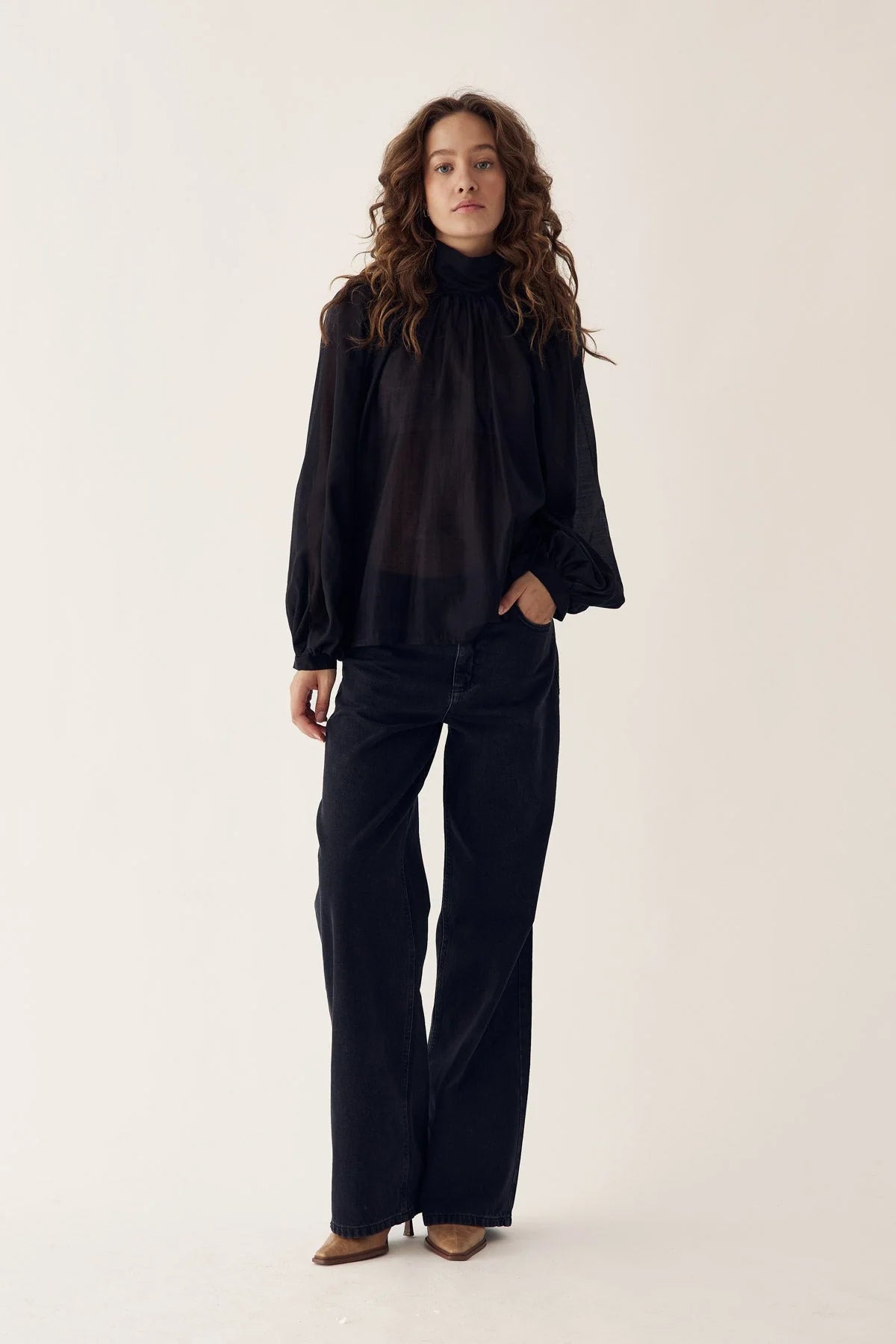 LORIS BLOUSE BLACK