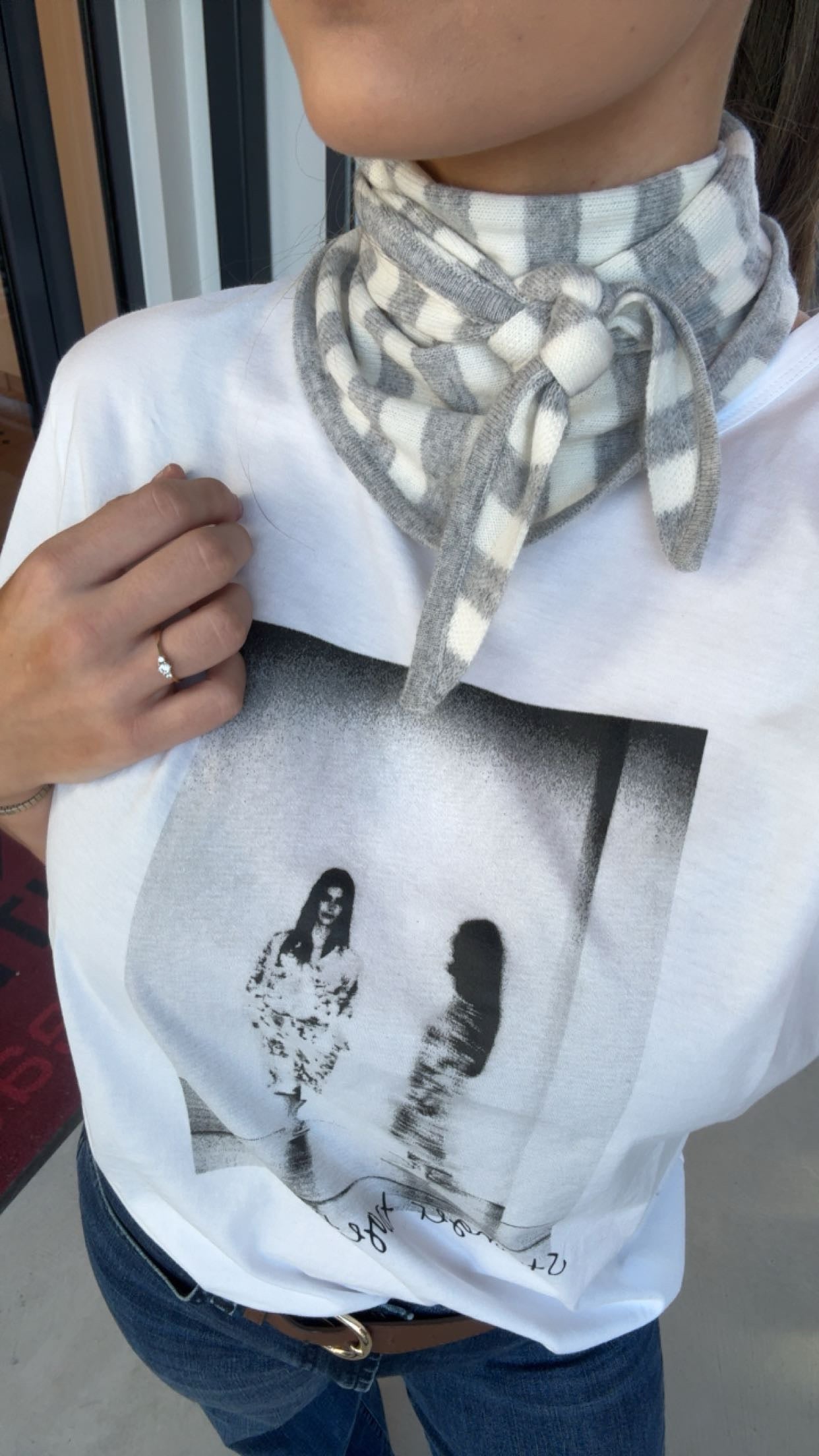 SCARF GREY/WHITE
