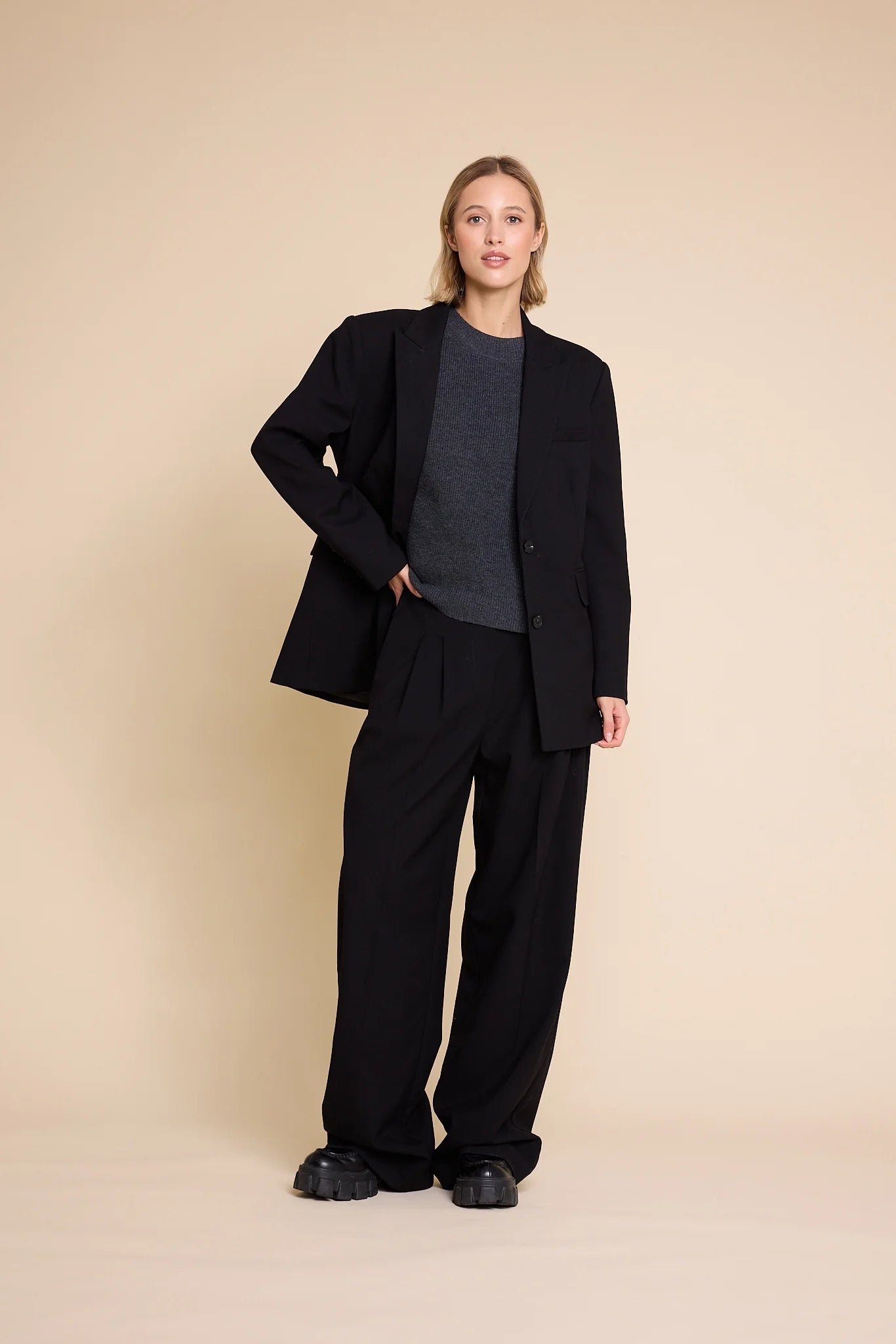 URSULA WOOL TROUSERS BLACK