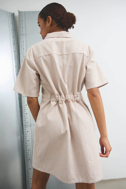 BENITA DRESS BEIGE/WHITE