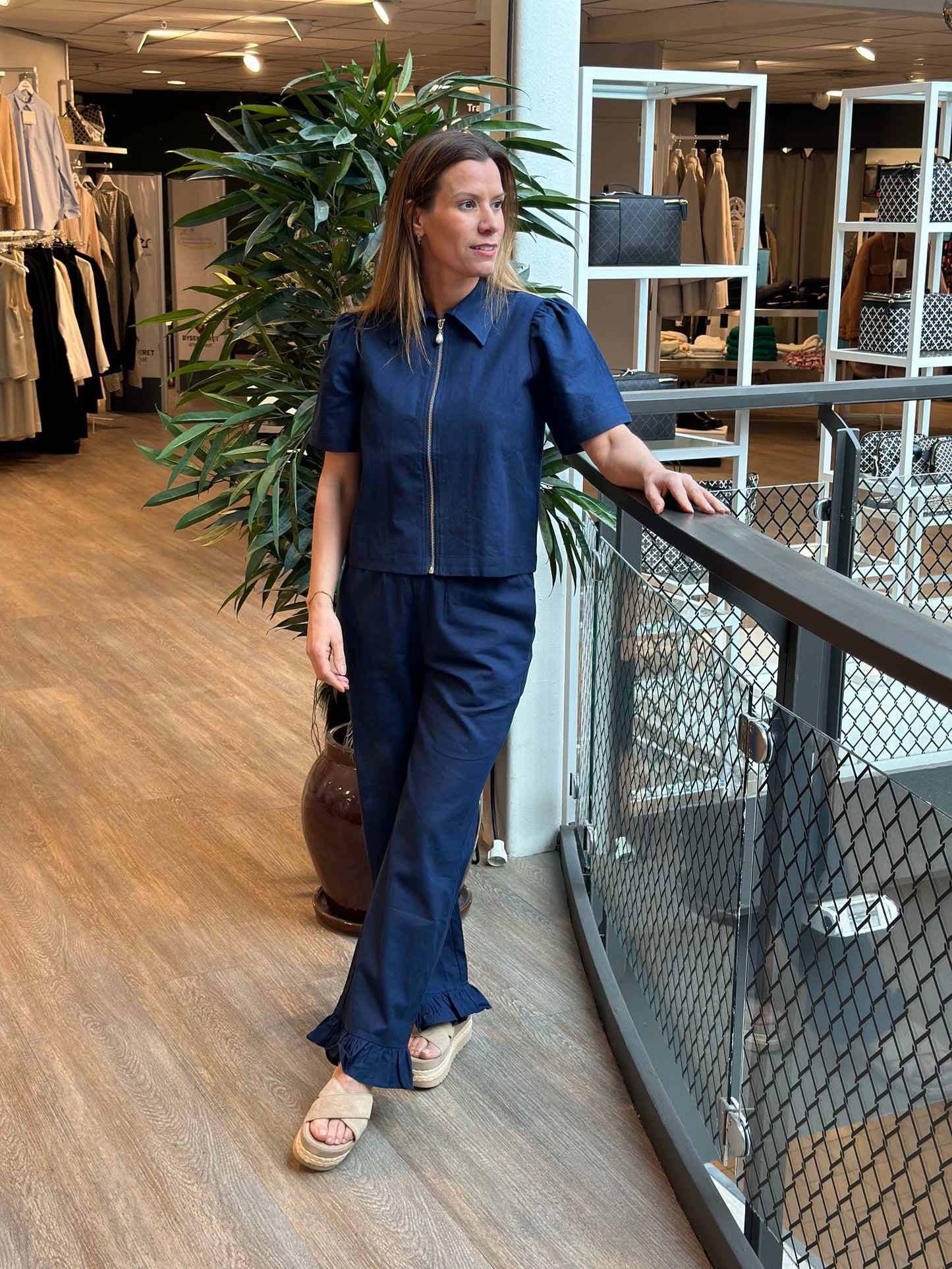 MILA SKJORTE LIN NAVY
