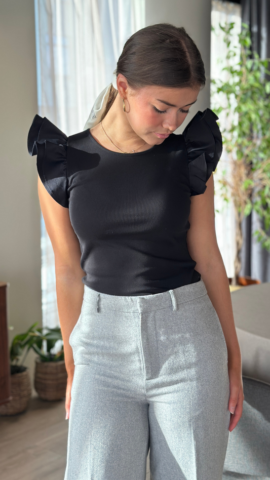 RUFFLE TEE BLACK