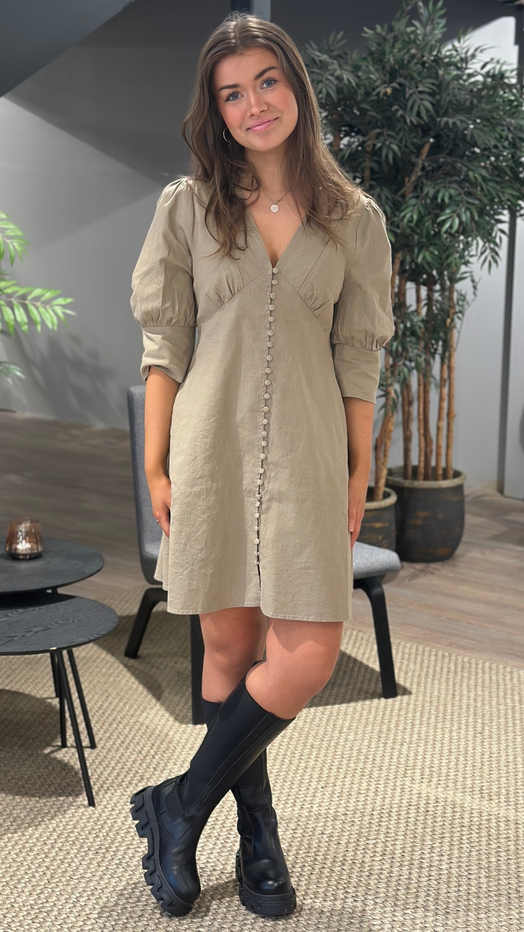 KIT SHORT 25 DRESS SAND