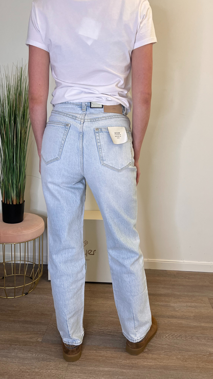 NICO STRAIGHT GASLIGHT