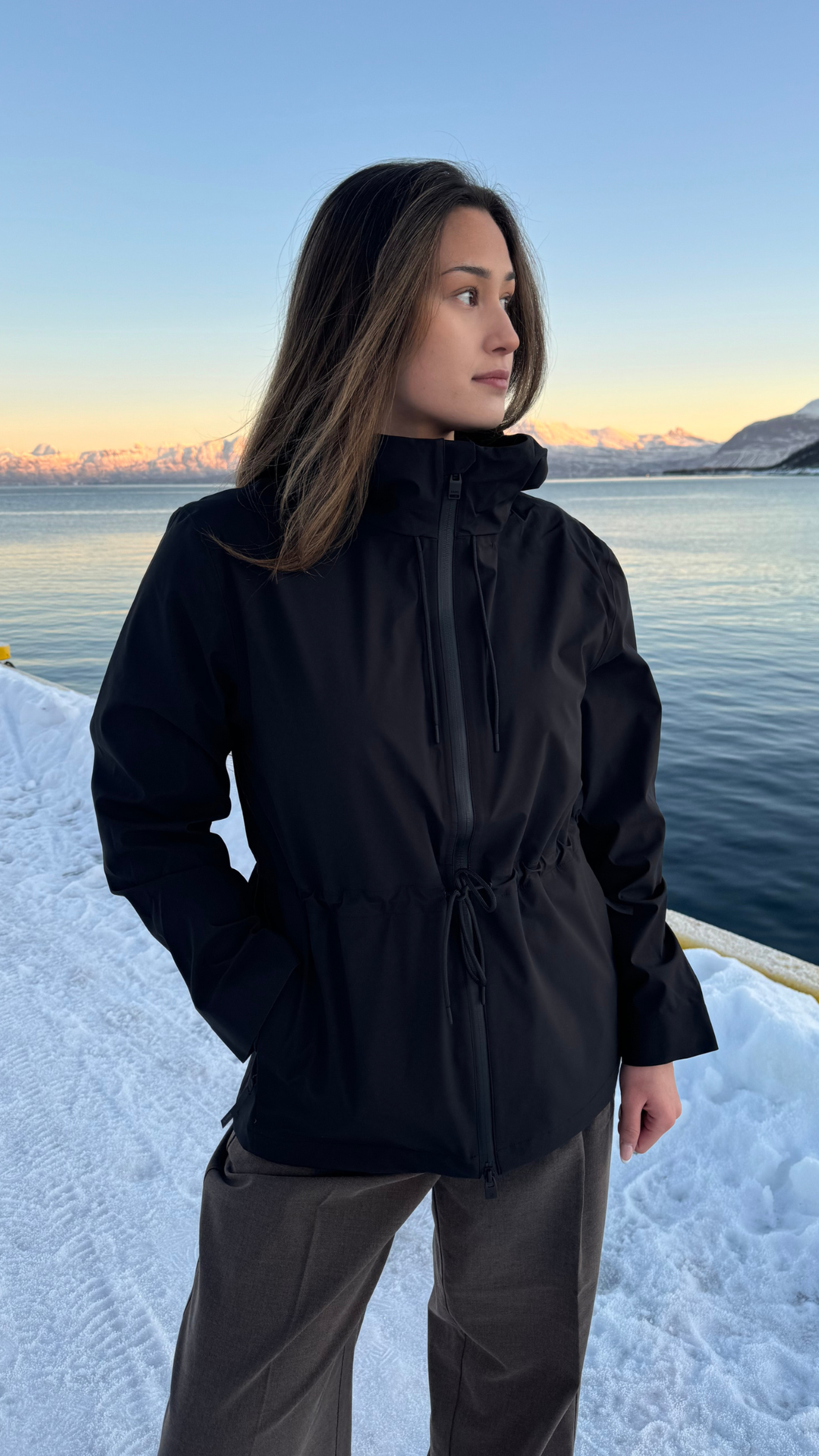 SUVA HARDSHELL STRING W JACKET BLACK