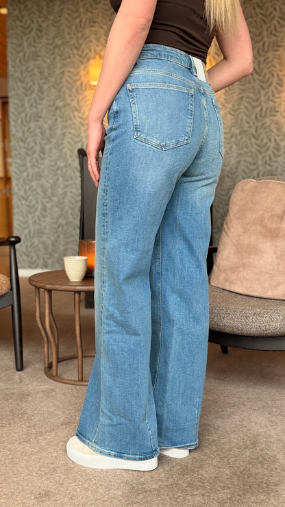 EVA WIDE JEANS VIEW