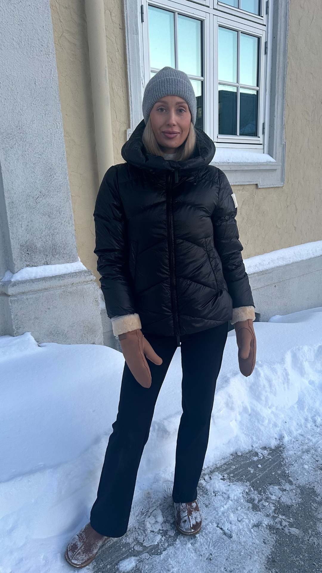 HELSINKI N 051 BLACK