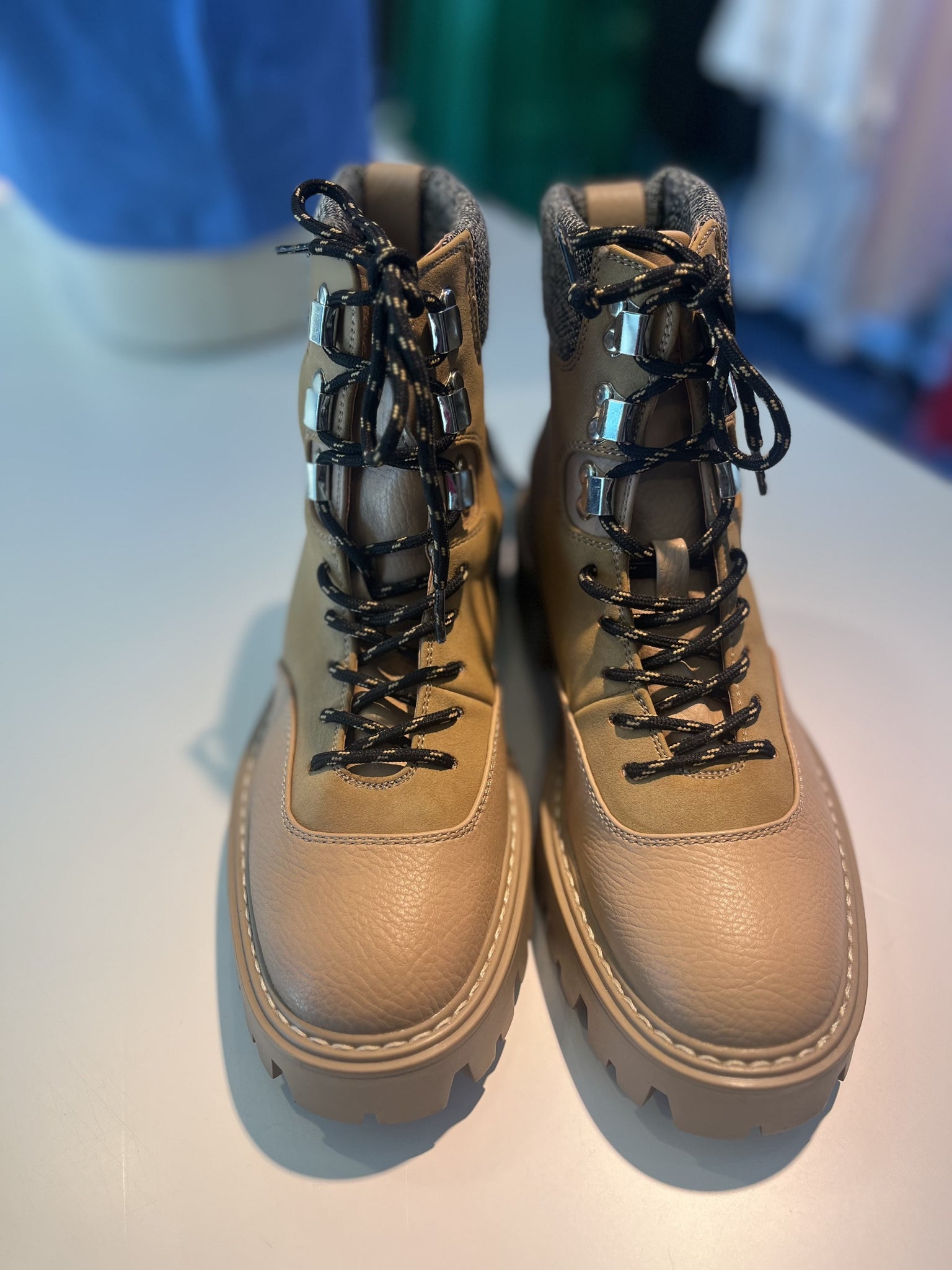 BETTY-2 LACE BOOT PU BEIGE