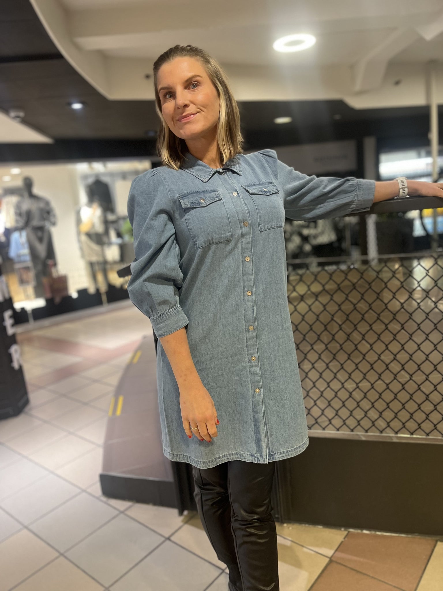 FELICA DENIM KJOLE LYS BLÅ
