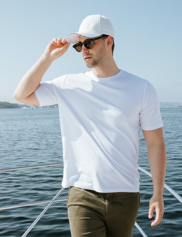 BASIC T-SHIRT HVIT
