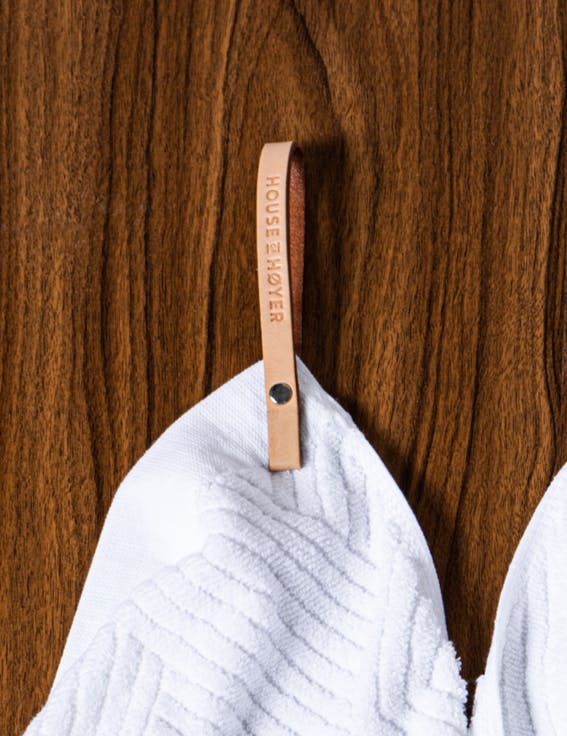 2-PACK HÅNDKLEHENGERE I SKINN BEIGE