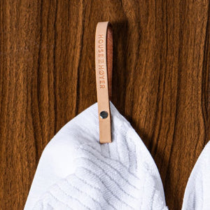 2-PACK HÅNDKLEHENGERE I SKINN BEIGE