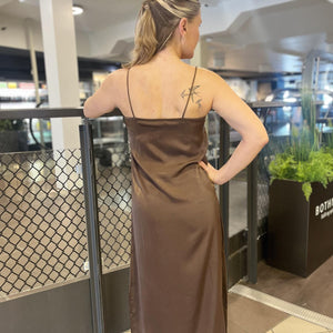 MILLE SINGLET MIDI KJOLE BRUN