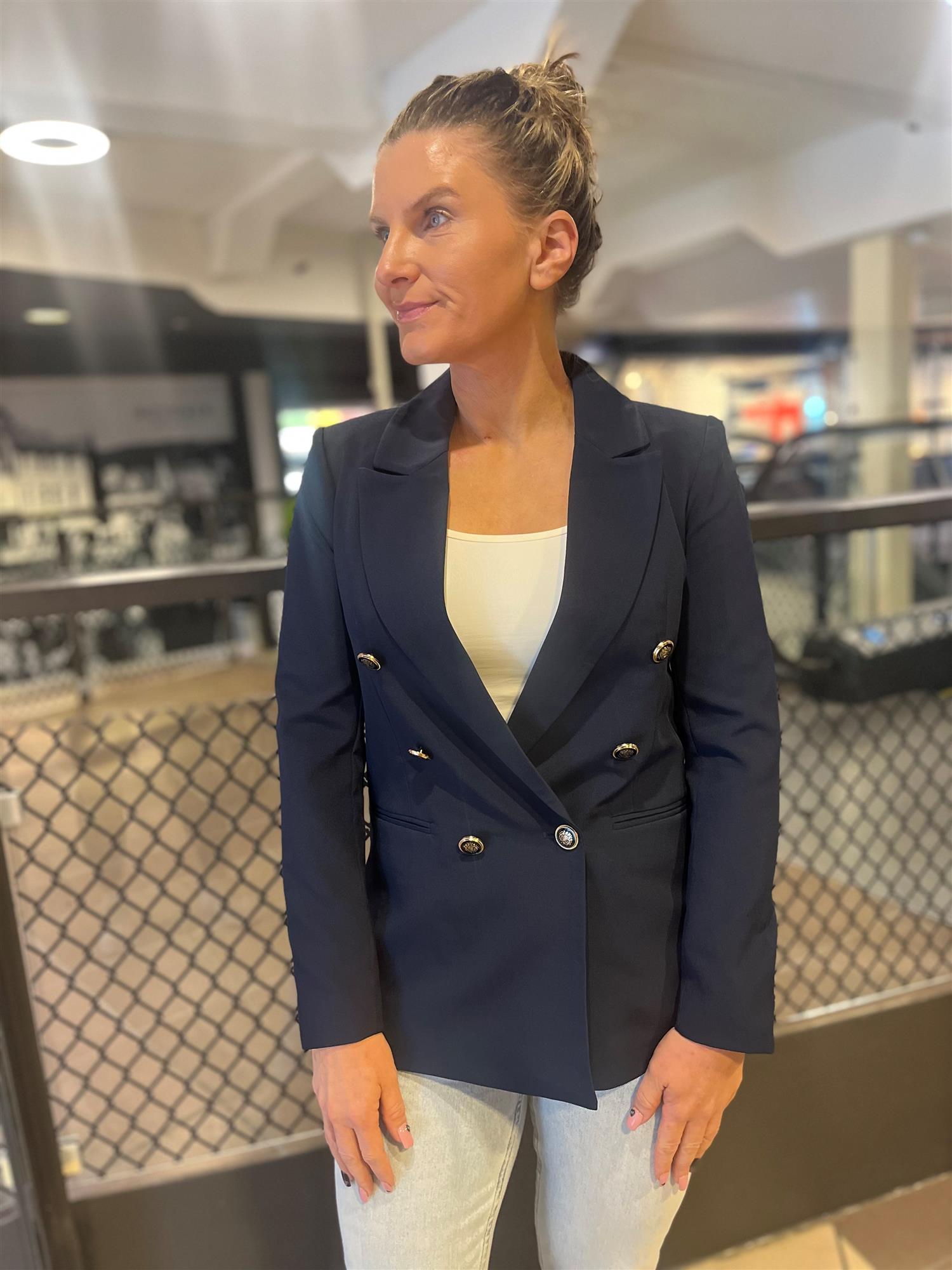ASTRID FLITTED BLAZER MARINEBLÅ