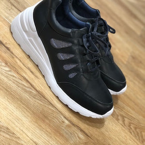 SNEAKERS E