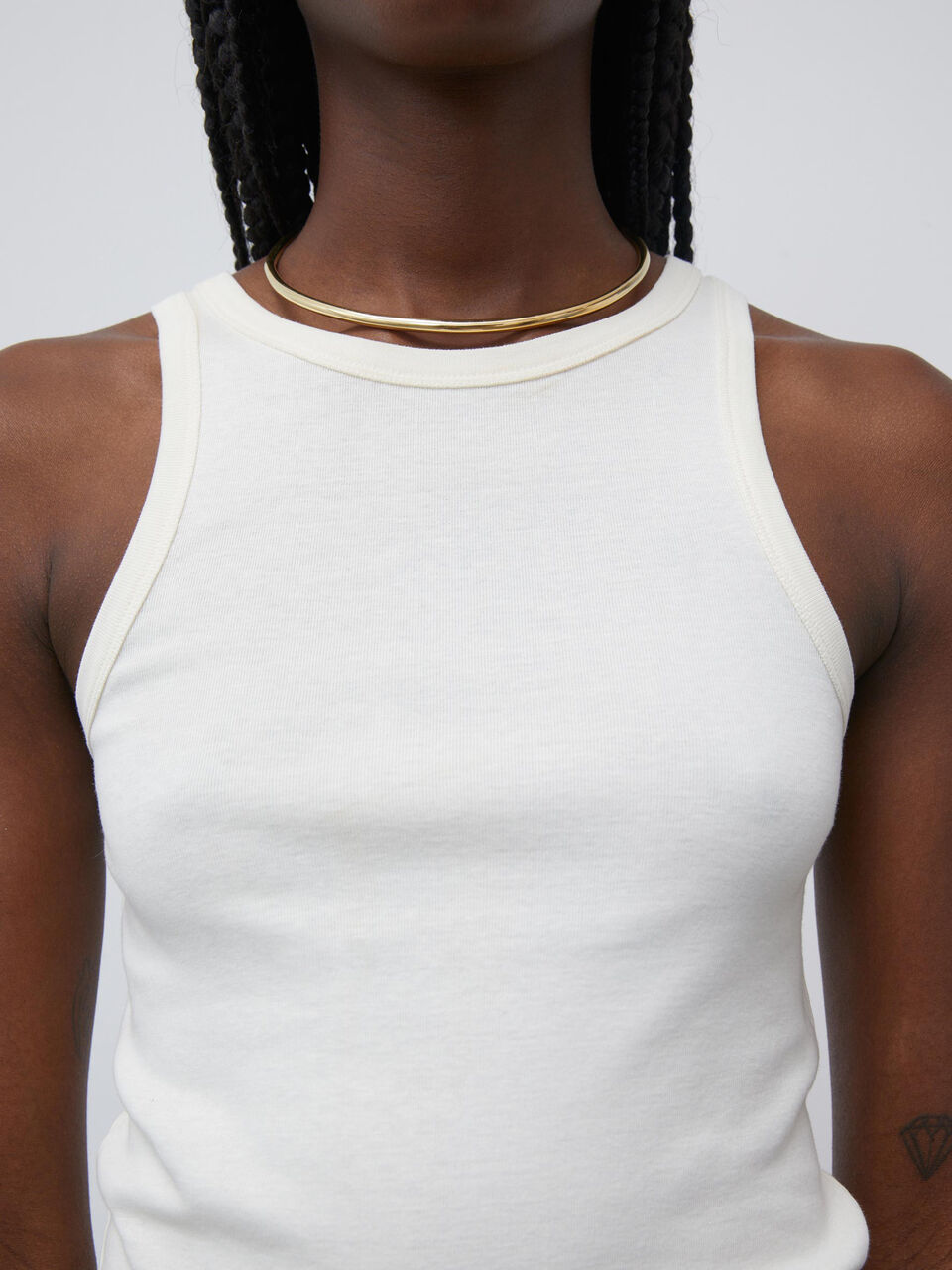 AMIEE HVIT TANK TOP