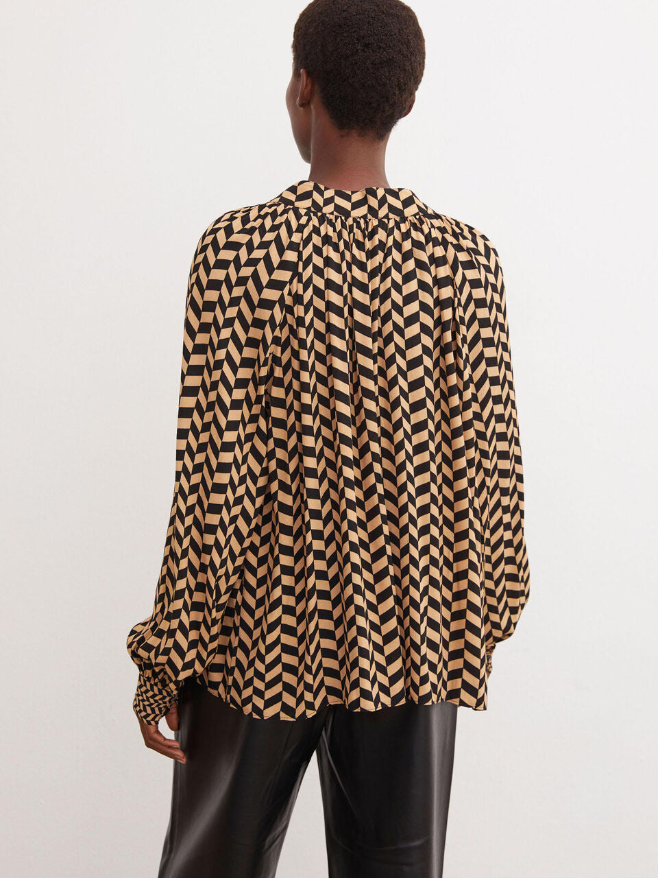ROSANDA BRUNMØNSTRETE BLUSE